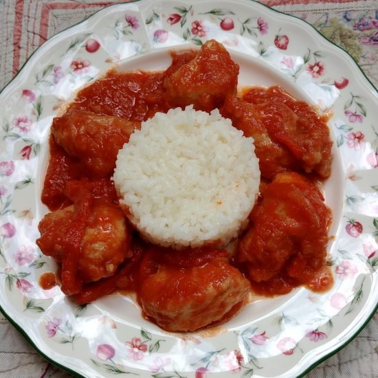 Bonito con Tomate y Arroz