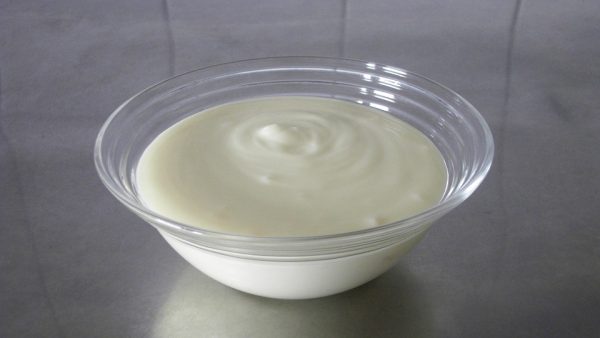 yogurt, para acompañar a la para la Crema de Guisantes con Trufa