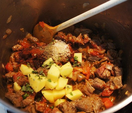 Goulash Patatas