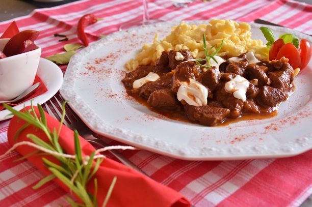 Guiso Goulash, una de las Las 13 Recetas Más Famosas del Mundo