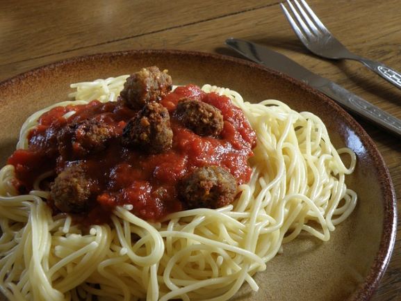 Espaguetis con Albóndiga