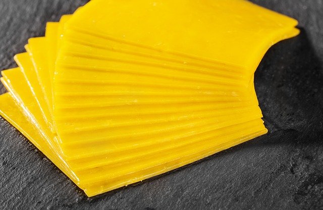 Queso Cheddar, para hacer Burritos de Pollo y Queso