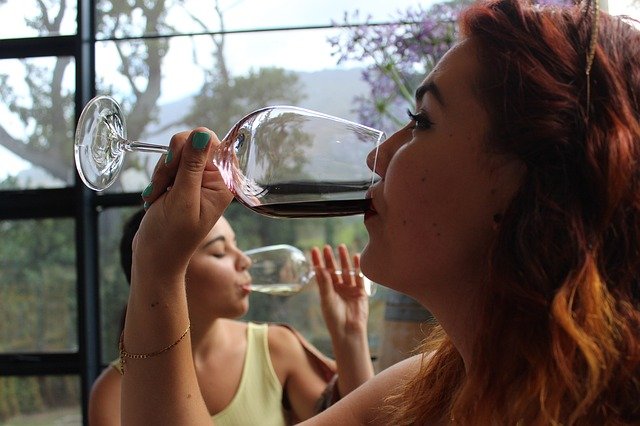 Botellas de Vino y luego beber