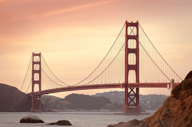 California origen del Cóctel de Marisco y Pescado