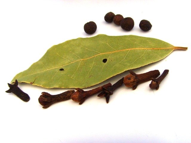 Laurel, Clavo, Pimienta