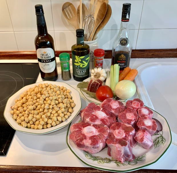 Rabo de Toro con Garbanzos Rabo de Toro con Garbanzos