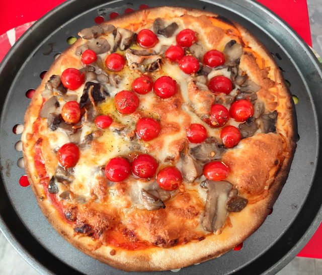 Pizza Setas y Tomates