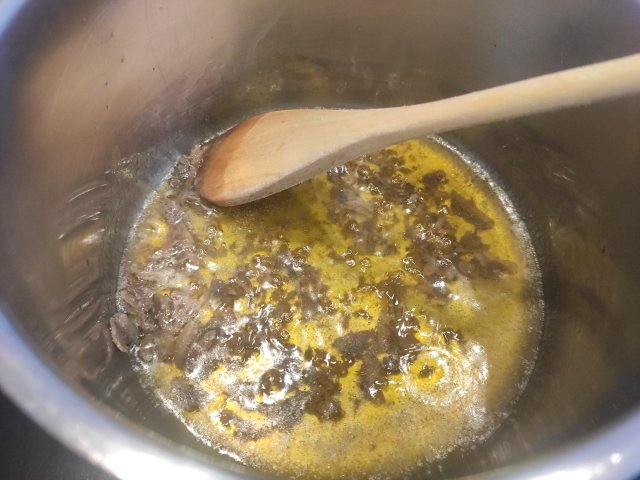 aceite-anchoas-jm2_640 Espaguetis a la Puttanesca