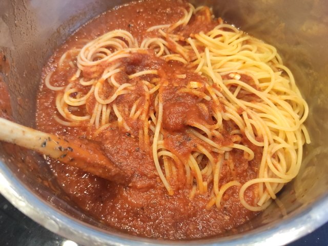 espaguetis-puttanesca-jm3 Espaguetis a la Puttanesca