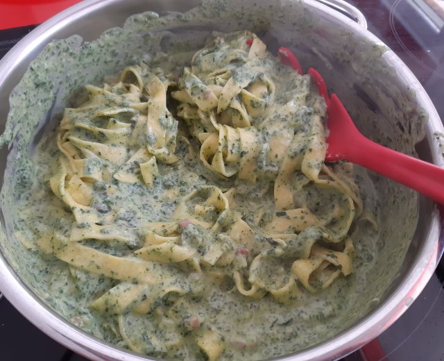 tagliatelle-espinacas-jm2_640