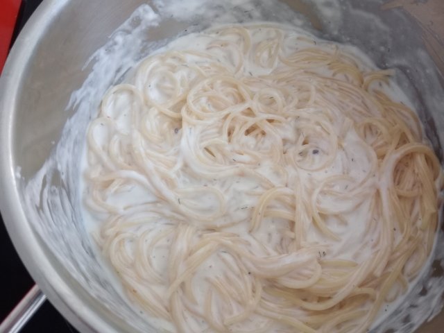 Espaguetis con Nata