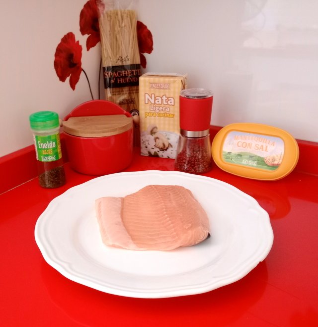 Espaguetis con Salmón Fresco