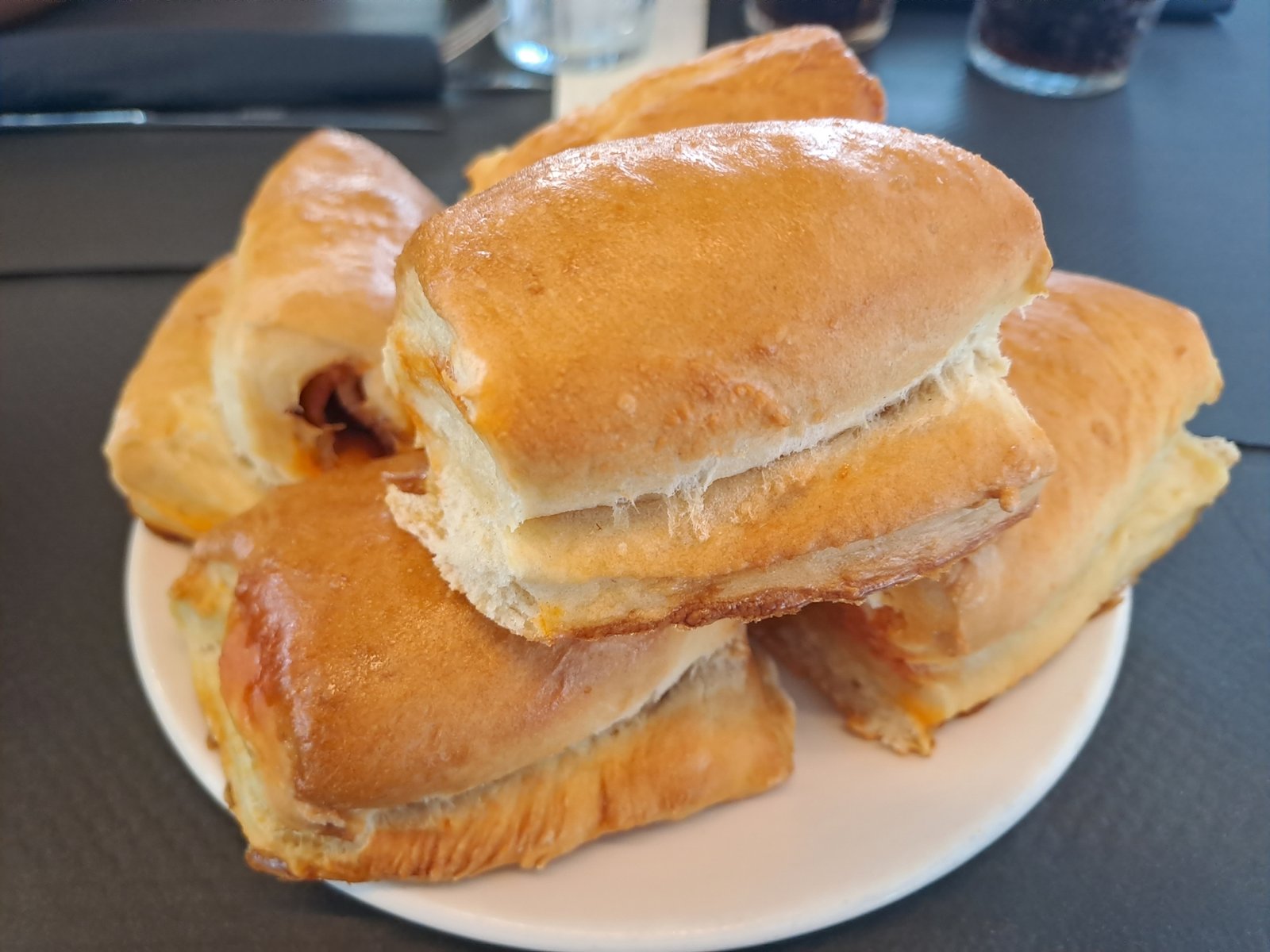 Bollos Preñados, para acompañar a la receta rigatoni con chorizo al horno