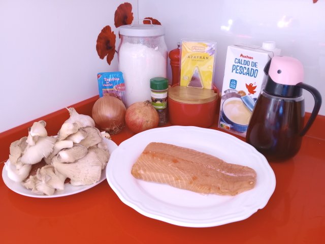 Salmón en Salsa de Azafrán