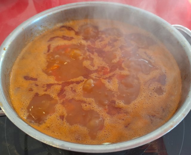 Olla, para Hacer la receta de Potaje de Garbanzos y Cardos