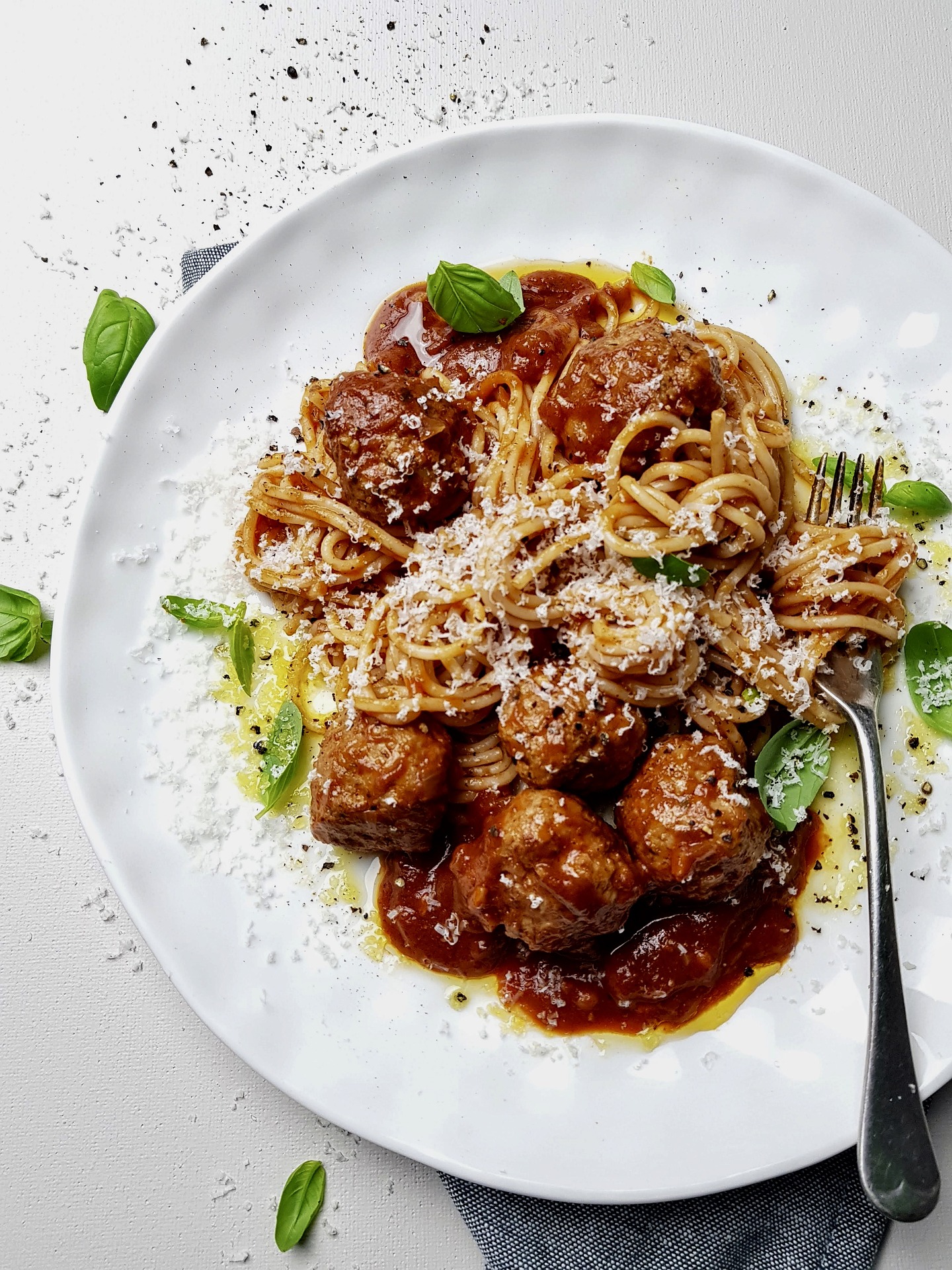Espaguetis con Albóndiga, variante de la receta de macarrones con Salsa de Amatriciana