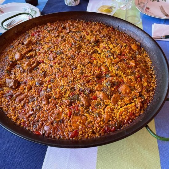 Paella de Costillas de Cerdo, Conejo y Pollo