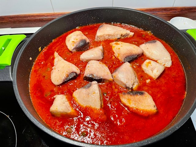 Bonito con Tomate
