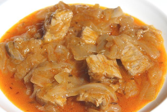 Atún Encebollado