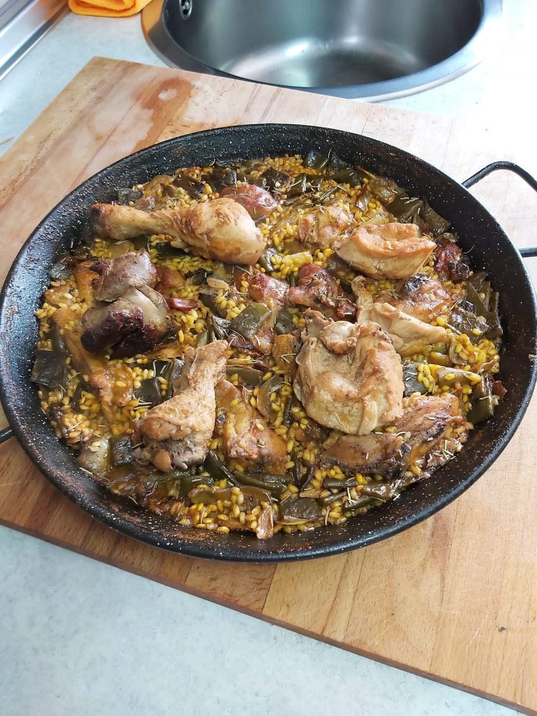 Paella de Pollo y Conejo
