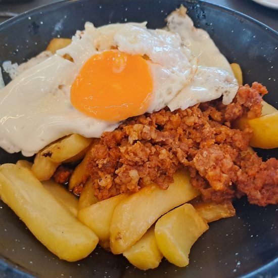 Picadillo de Chorizo con Huevos Fritos