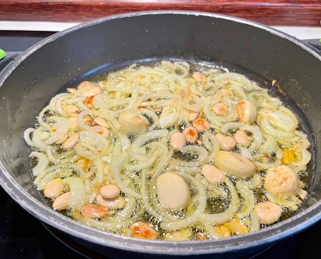 Cebolla, Ajo y Almendras