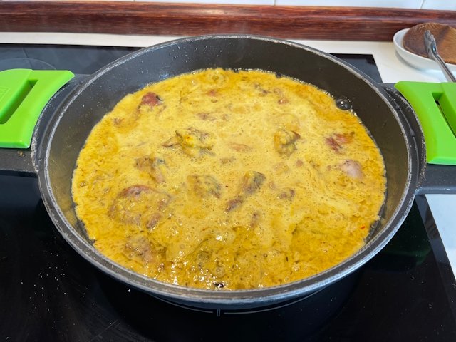 Pollo en pepitoria