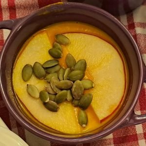 Crema de Calabaza con Semillas de Calabaza y Manzana
