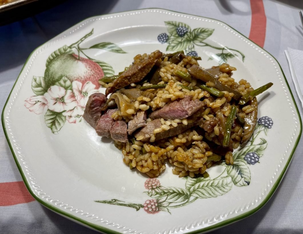 Paella de Secreto Ibérico, Setas y Espárragos