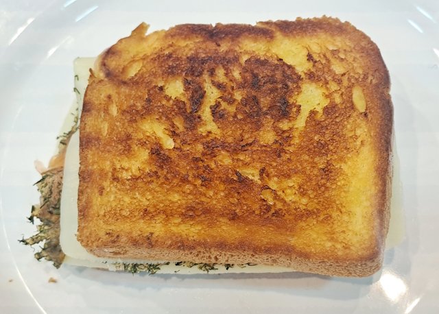 Sándwich de Salmón Ahumado y Queso
