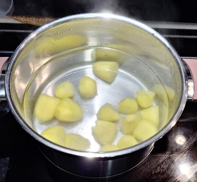 Patatas Hervidas, para hacer Gazpachuelo Malagueño