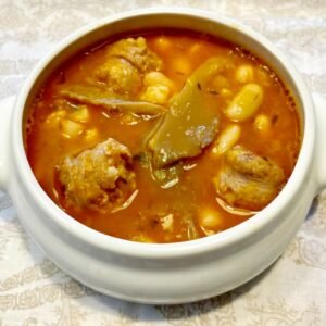 Alubias Blancas con Setas y Butifarra