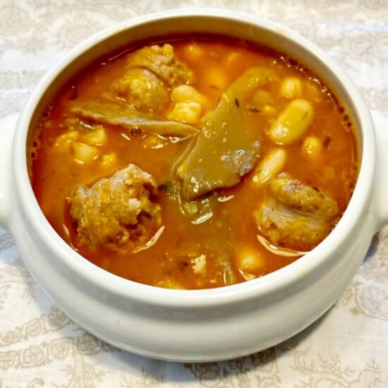 Alubias Blancas con Setas y Butifarra