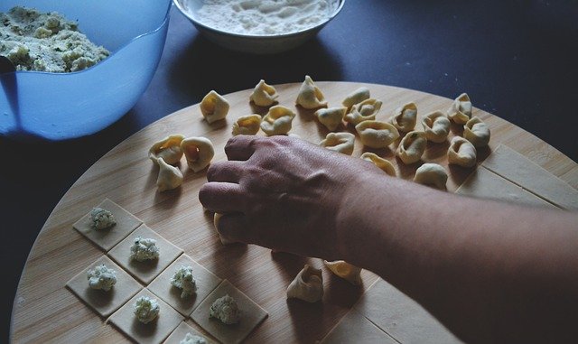 Tortellini, variante de los Tortelloni Rellenos de Espinacas y Ricotta en Salsa de Tomate