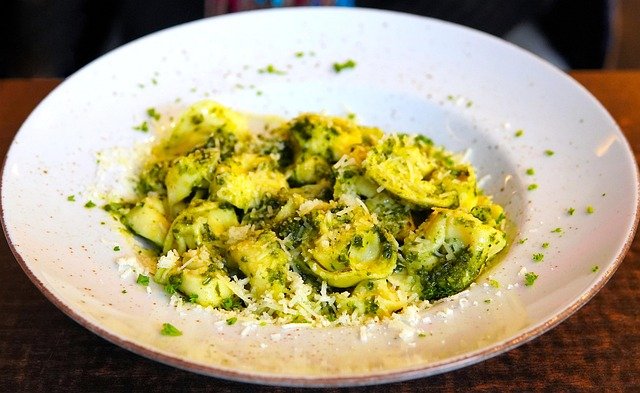Tortelloni al Pesto, Variante de la receta de Tortelloni Rellenos en Salsa de Tomate