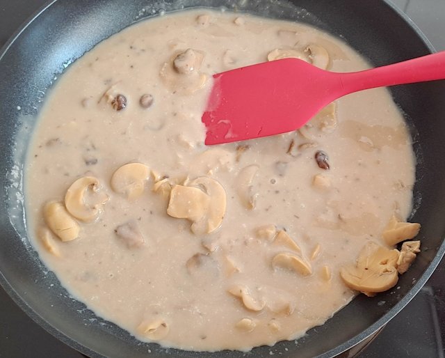 Tallarines con Salsa de Setas