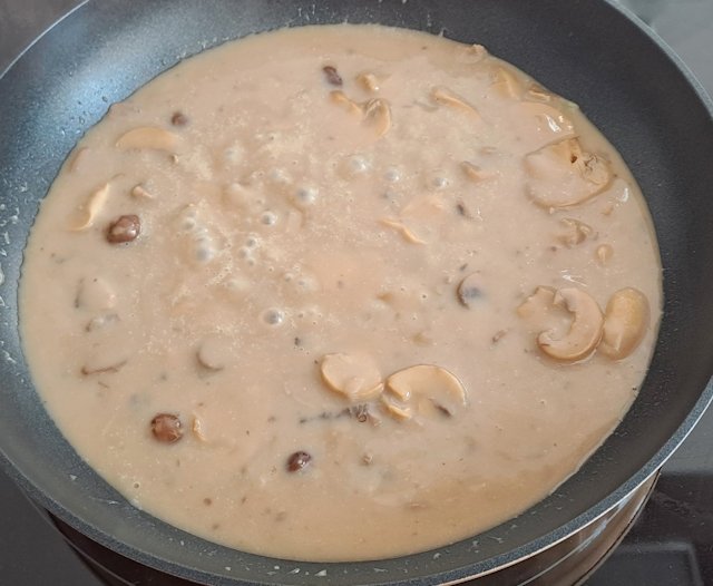 Tallarines con Salsa de Setas