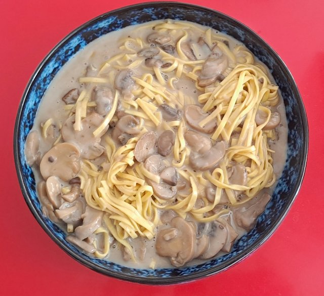 Tallarines con Salsa de Setas