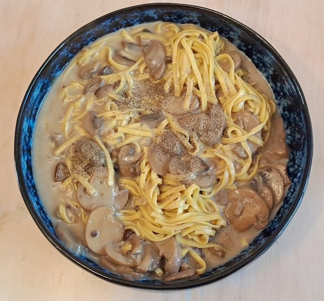 Tallarines con Salsa de Setas