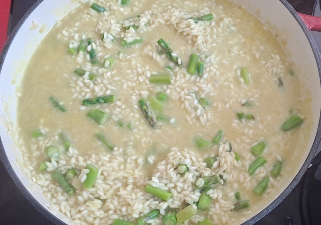 Risotto de Espárragos y Nueces