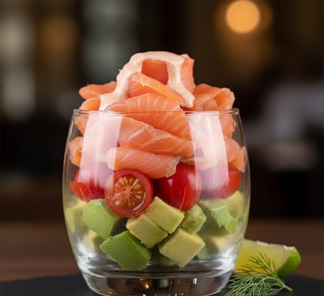Receta Cóctel Aguacate y Salmón