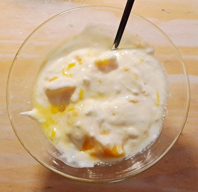 Yogurt con Piña y Mango