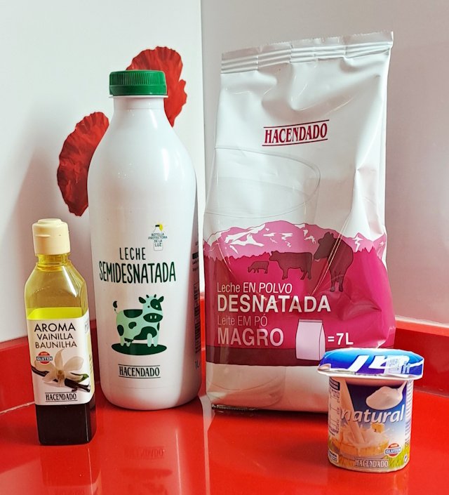 Mise en place de la receta de Yogur Natural con Sabor a Vainilla