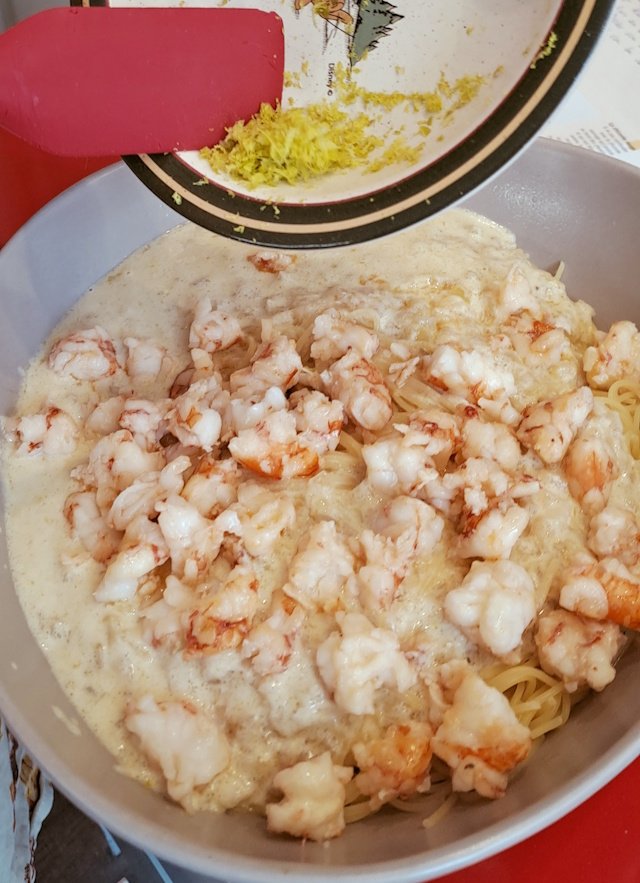 Capellini con Langostinos en Salsa de Lima