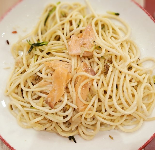 Espaguetis con Salmón Marinado