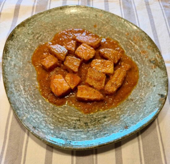 Atún de Santoña con tomate en plato