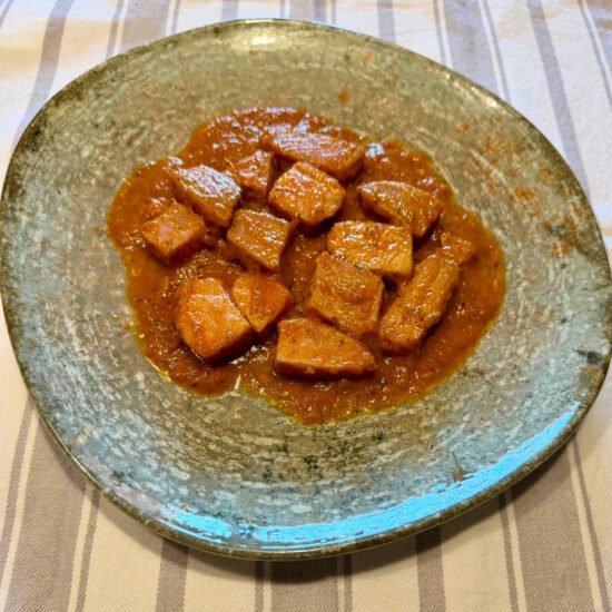 Atún de Santoña con tomate en plato