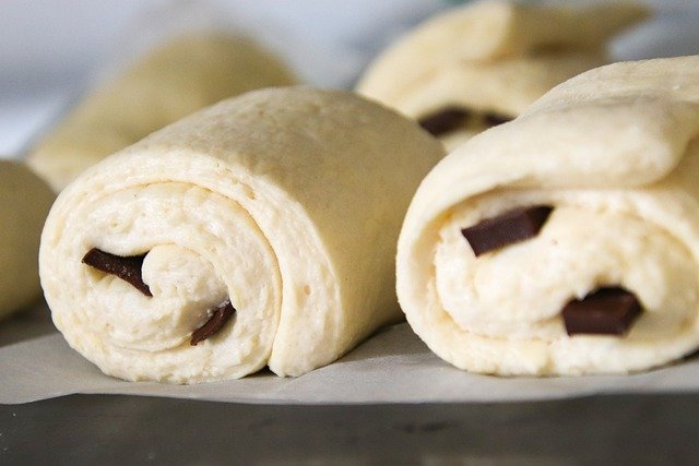 Hojaldre para hacer Pain au Chocolate, variante de los Cruasanes (Croissants) Rellenos de Crema de Chocolate