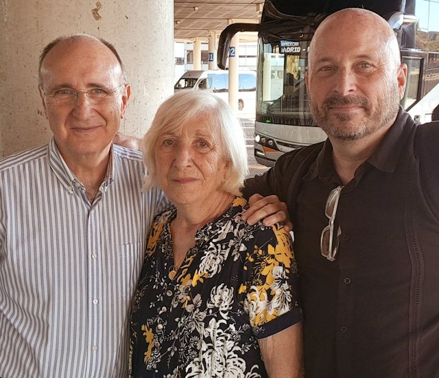 Jesús, Carmen y John, dedicatoria de la receta de Pollo Tikka Masala